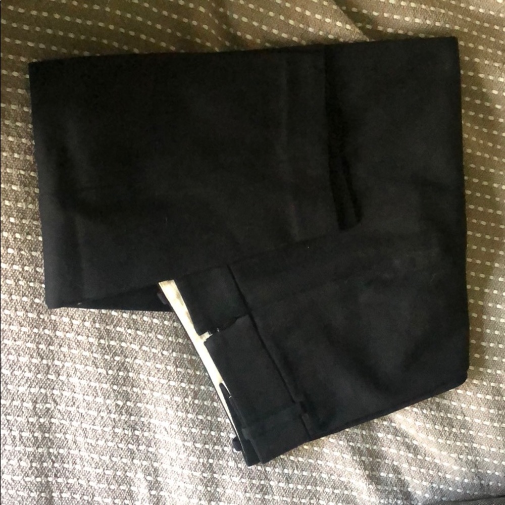 Super comfy and flattering black suiting pant.